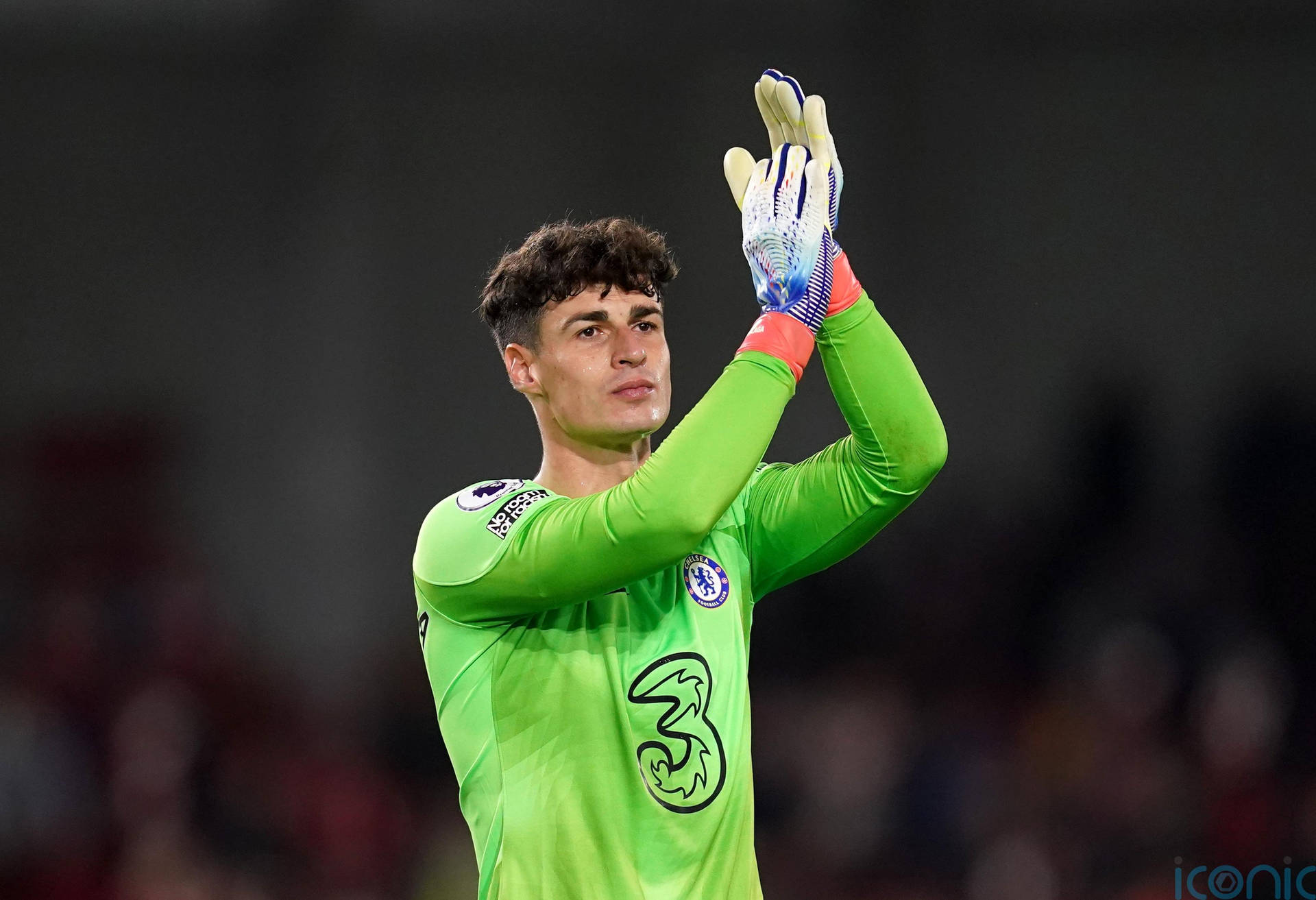 Kepa Arrizabalaga Clapping Background