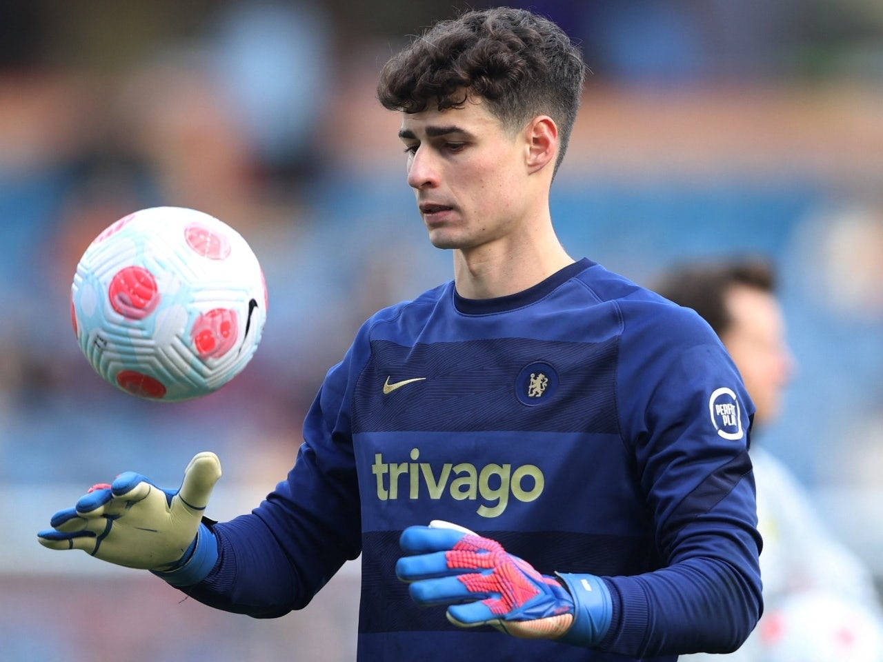 Kepa Arrizabalaga Eyeing Ball Background