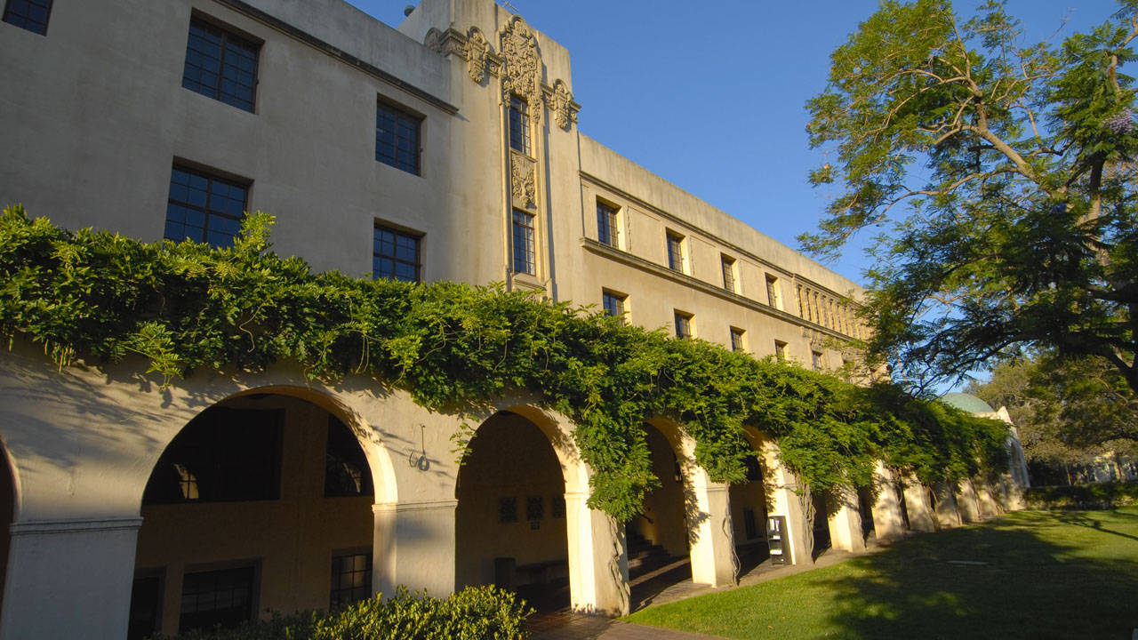 Kerckhoff Laboratories With Bushes At Caltech