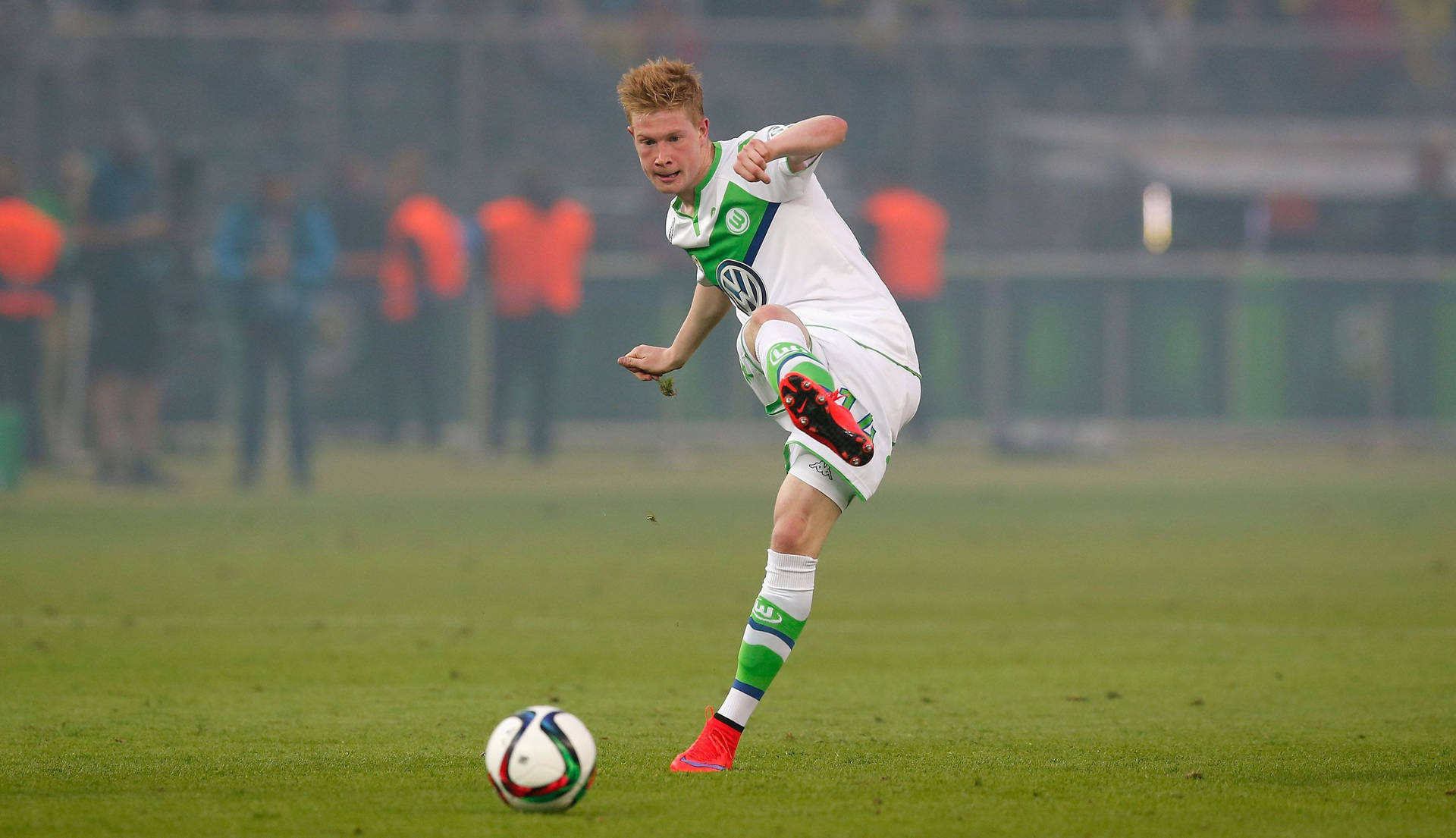 Kevin De Bruyne Green And White Jersey Background