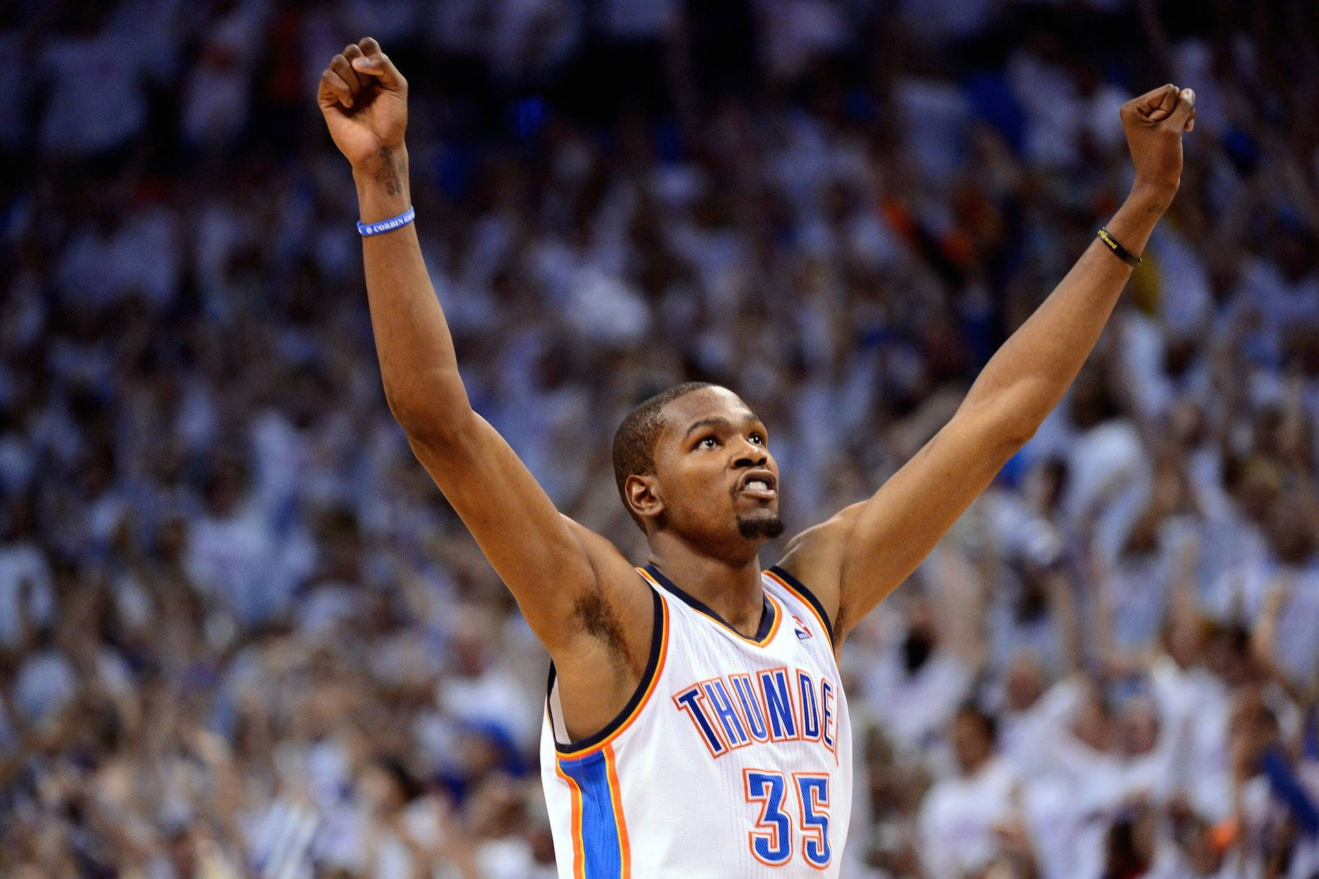 Kevin Durant Arms Raised