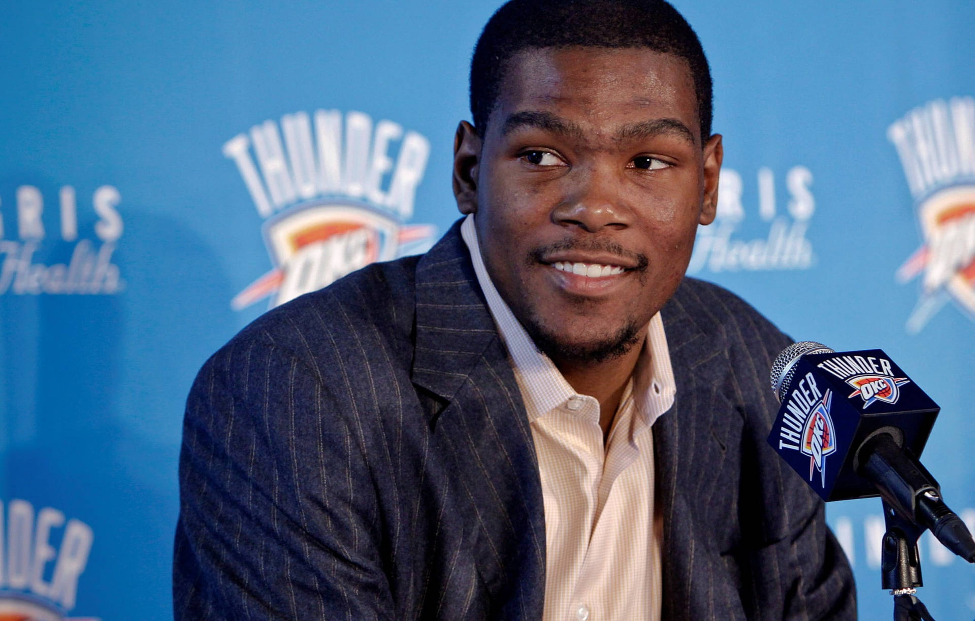 Kevin Durant During Press Conference Background