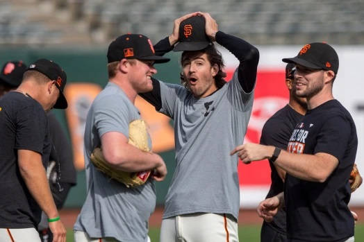 Kevin Gausman Looking Goofy Background