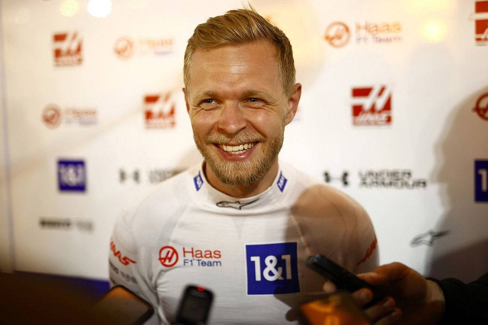 Kevin Magnussen Being Interviewed Background