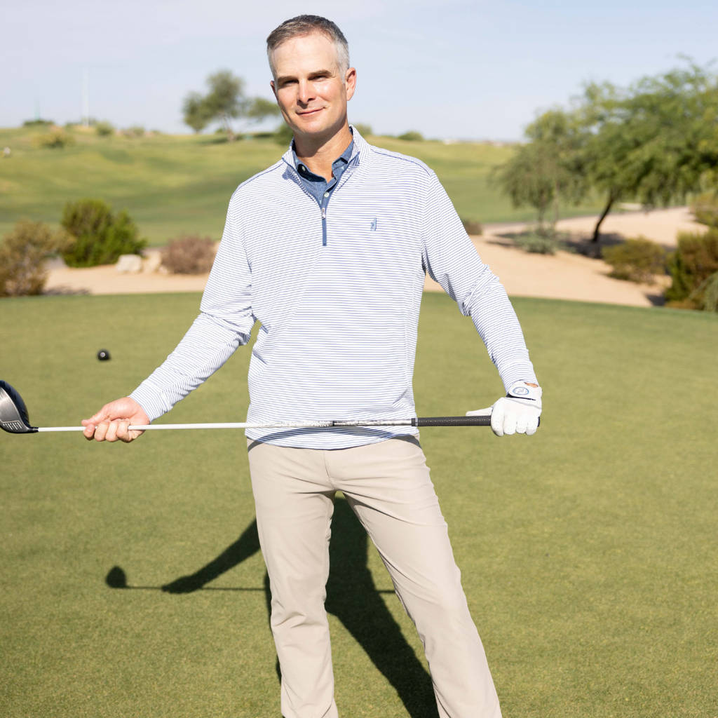 Kevin Streelman Posing With Golf Club Background