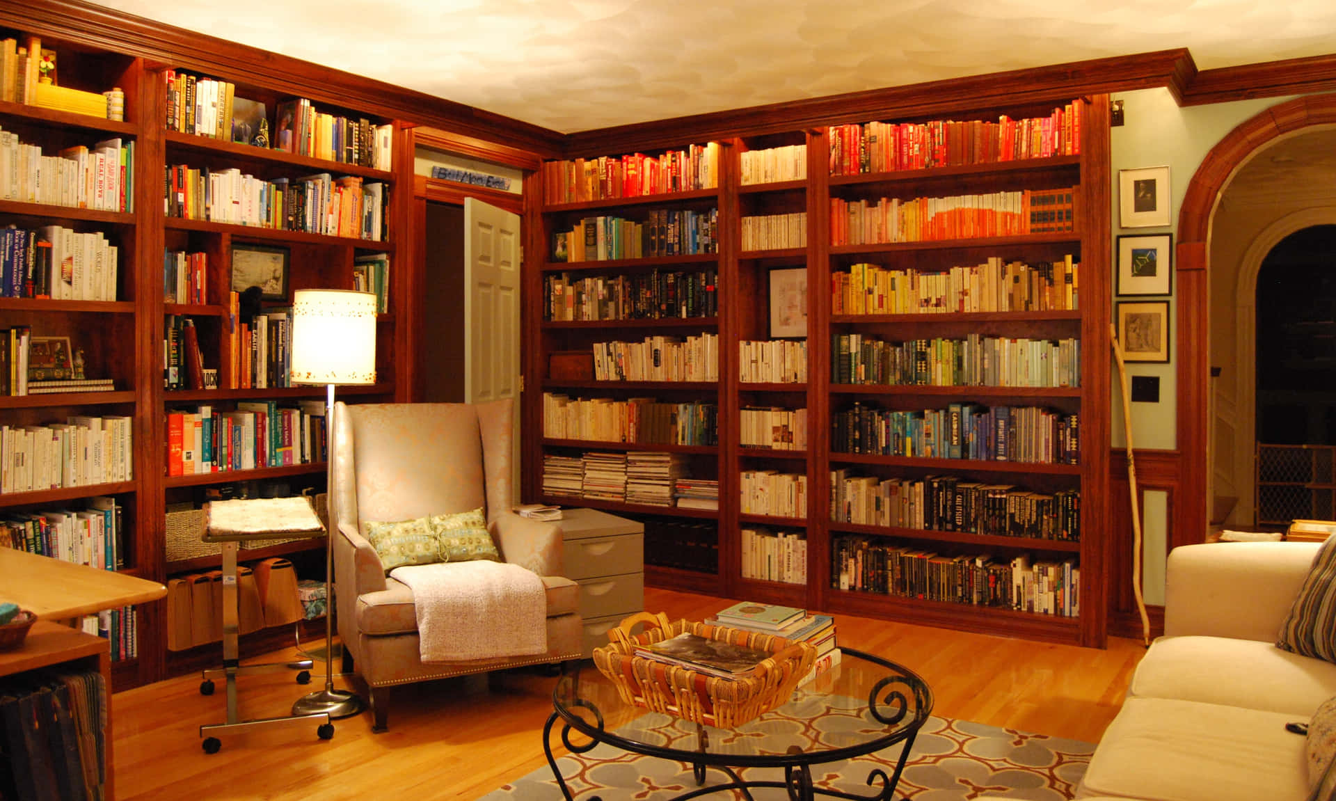 Kickstart Your Intellectual Growth In The Comfort Of Your Home Background