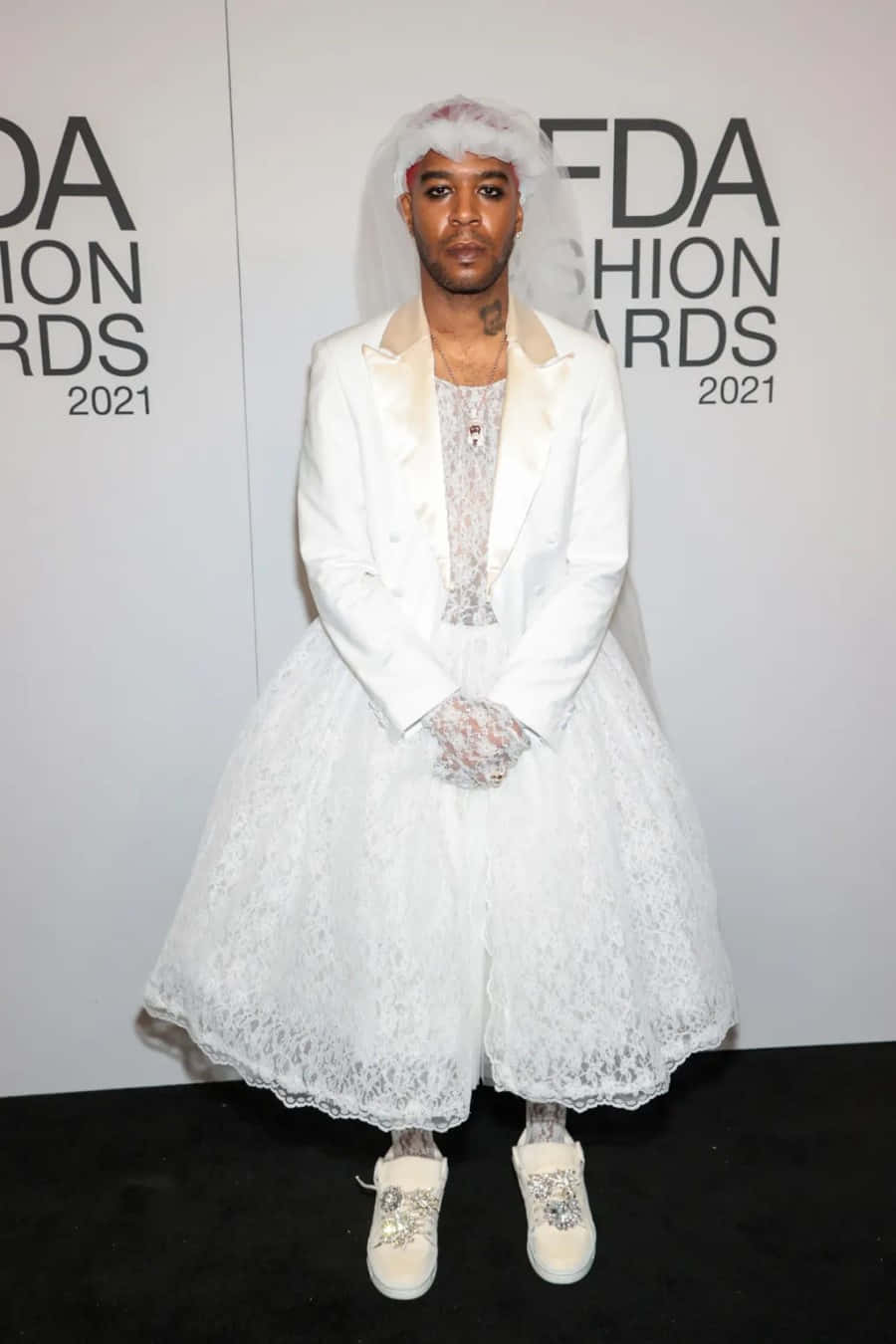 Kid Cudi White Lace Outfit C F D A Fashion Awards2021 Background