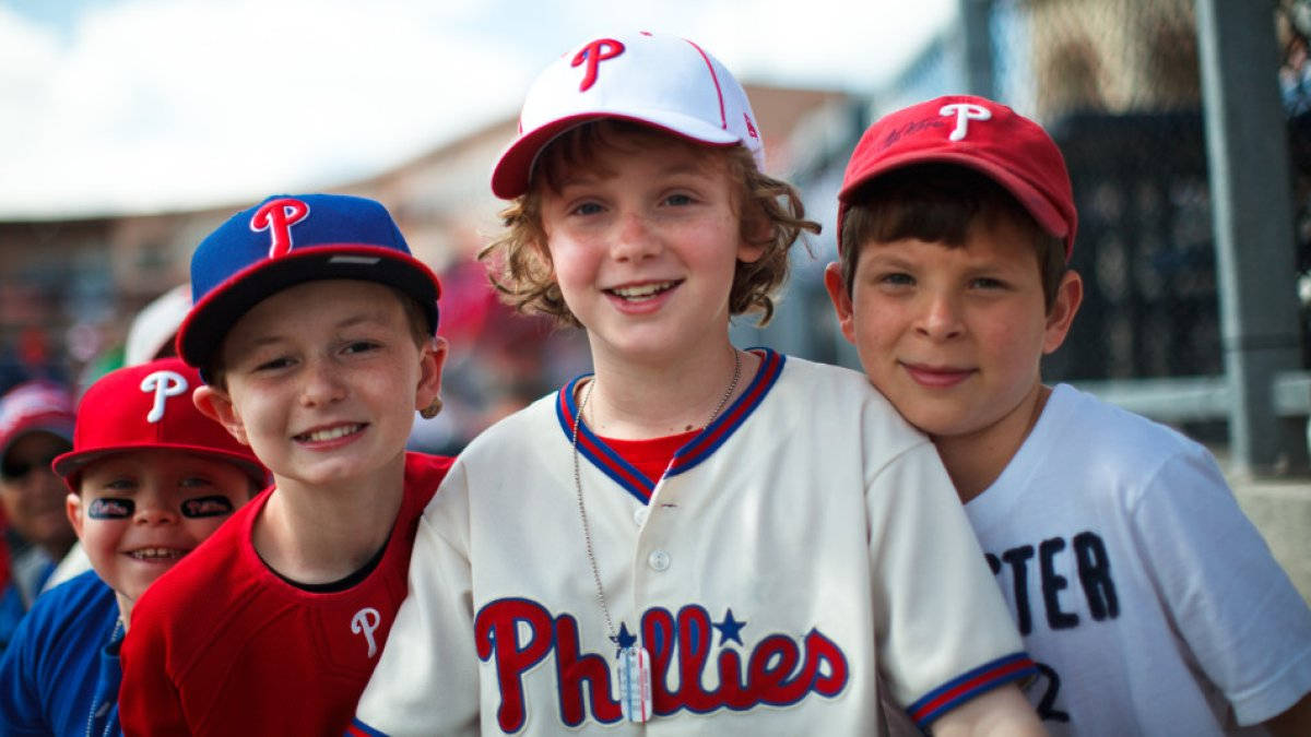 Kids Love Philadelphia Phillies Background