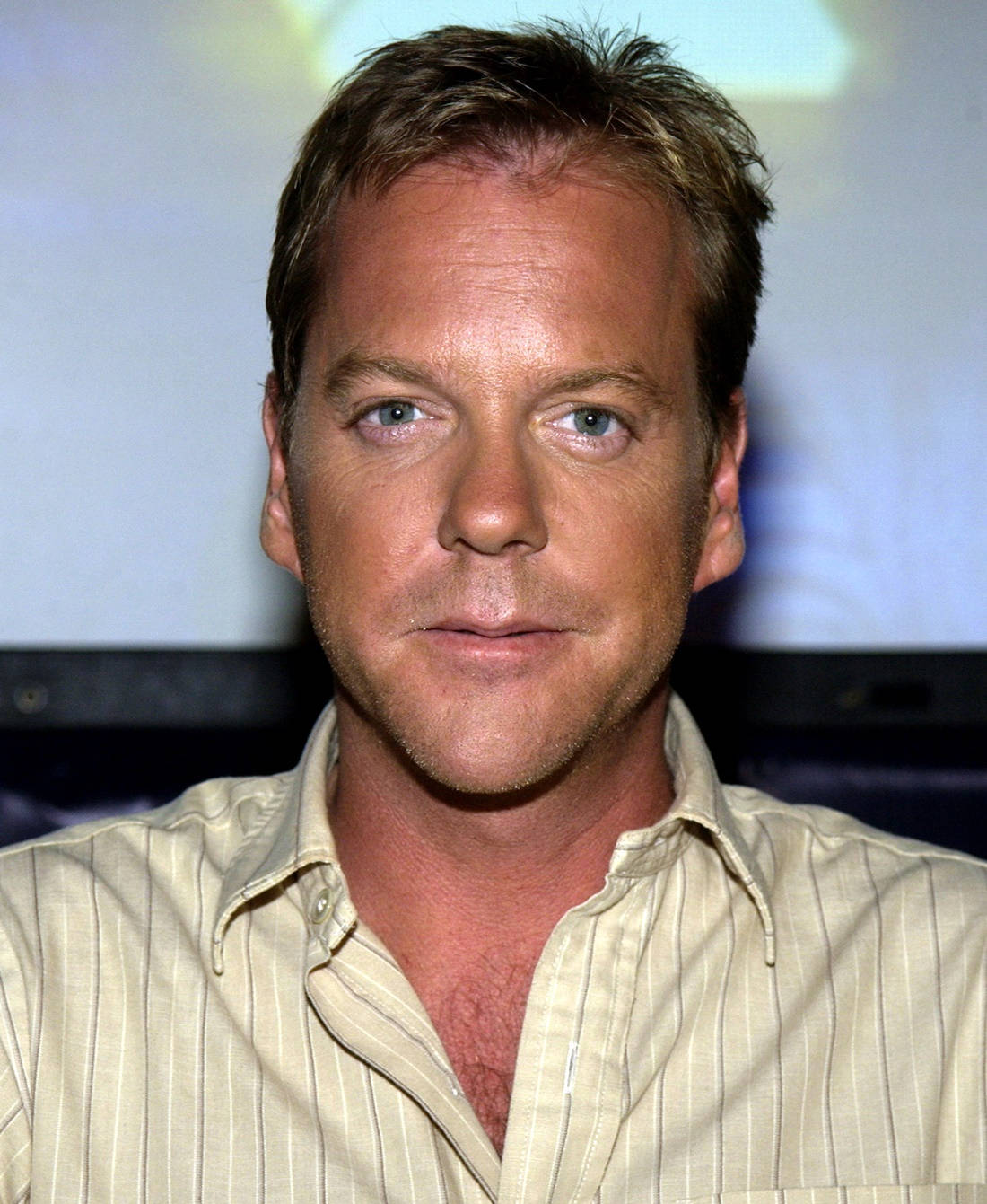 Kiefer Sutherland As Jack Bauer Front Profile Background