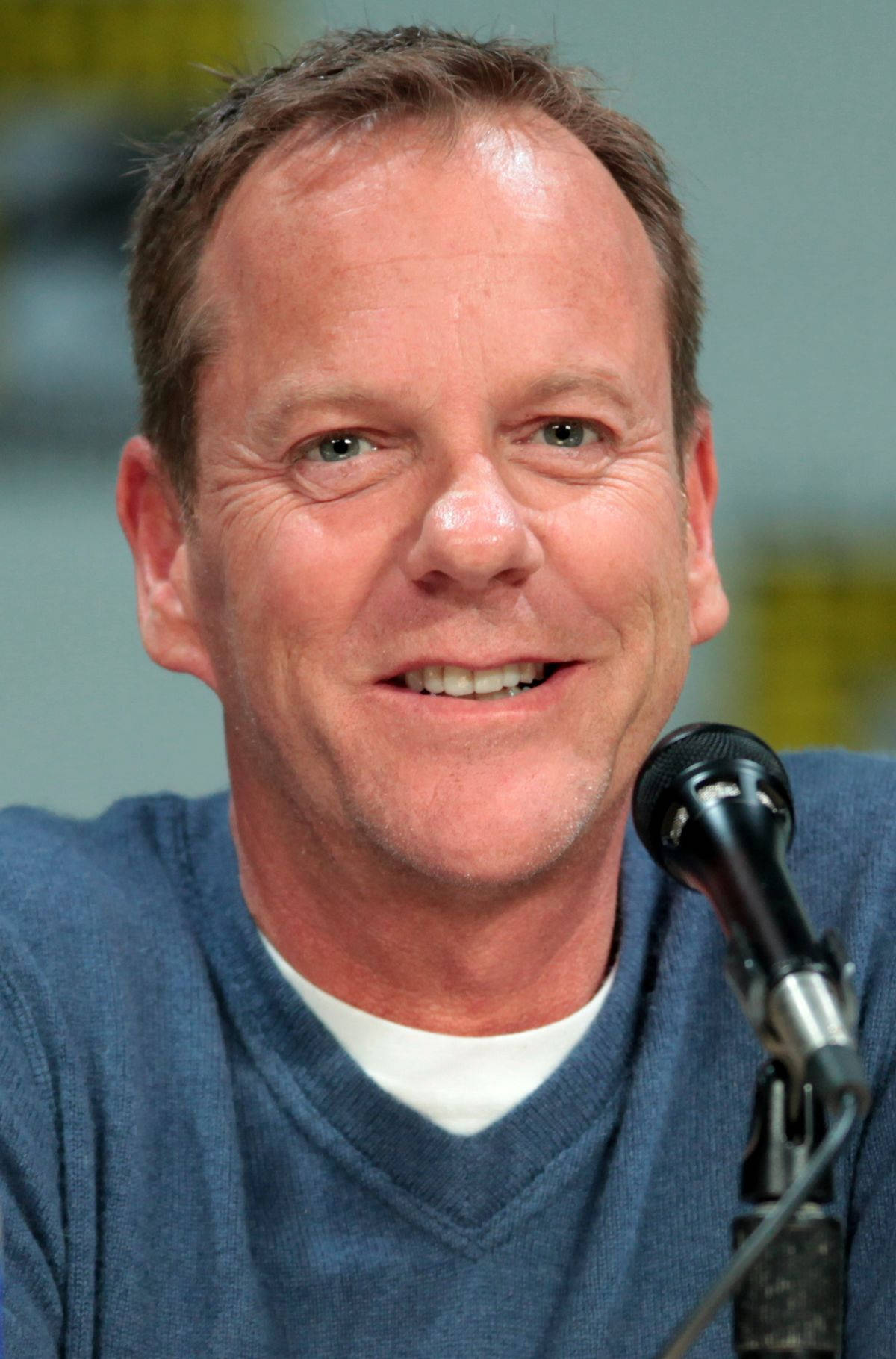 Kiefer Sutherland At Comic-con Press Conference Background