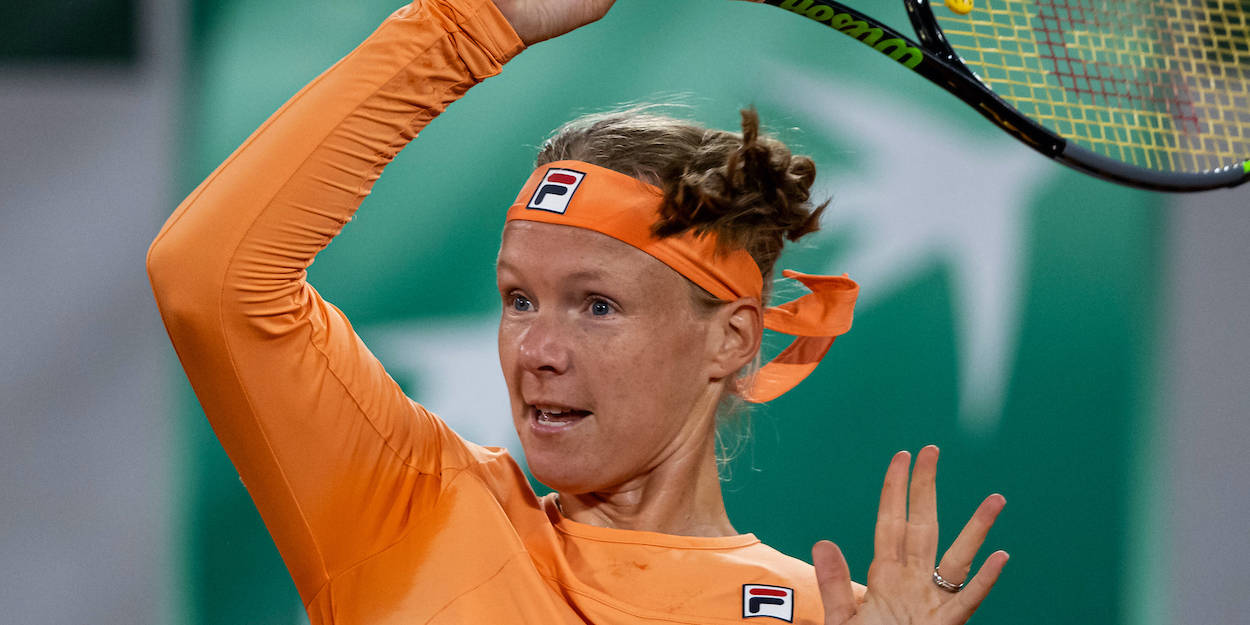 Kiki Bertens Orange Headband Background