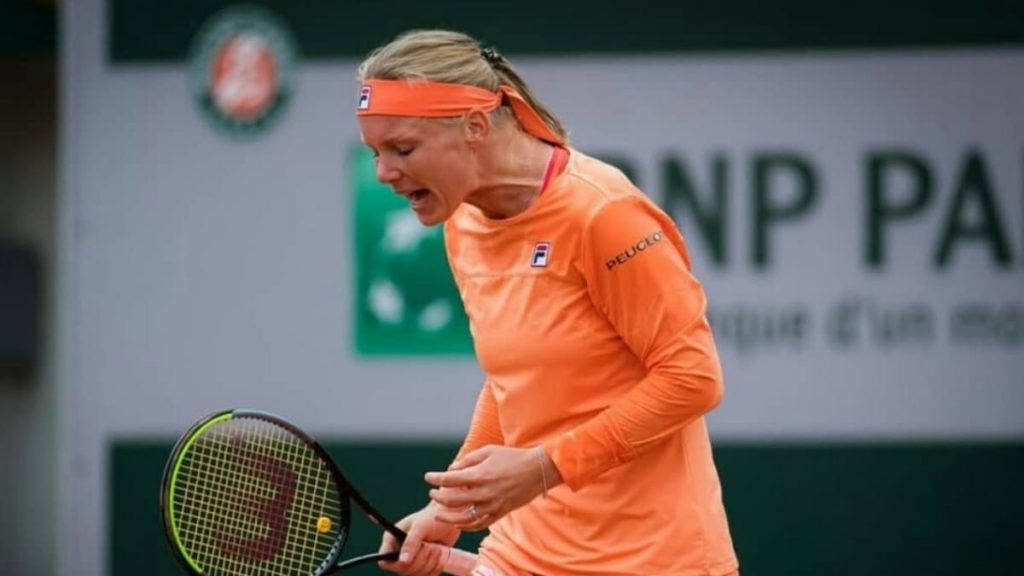 Kiki Bertens Thrilled Background