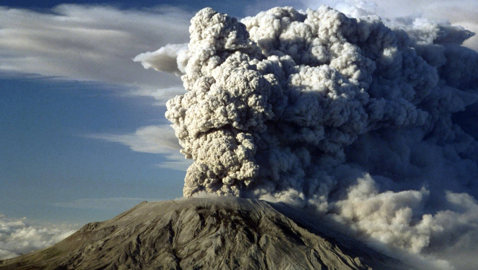 Kilauea Volcano Gray Smoke