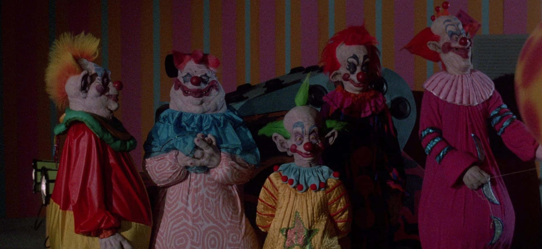 Killer Klowns From Outer Space In A Room Background