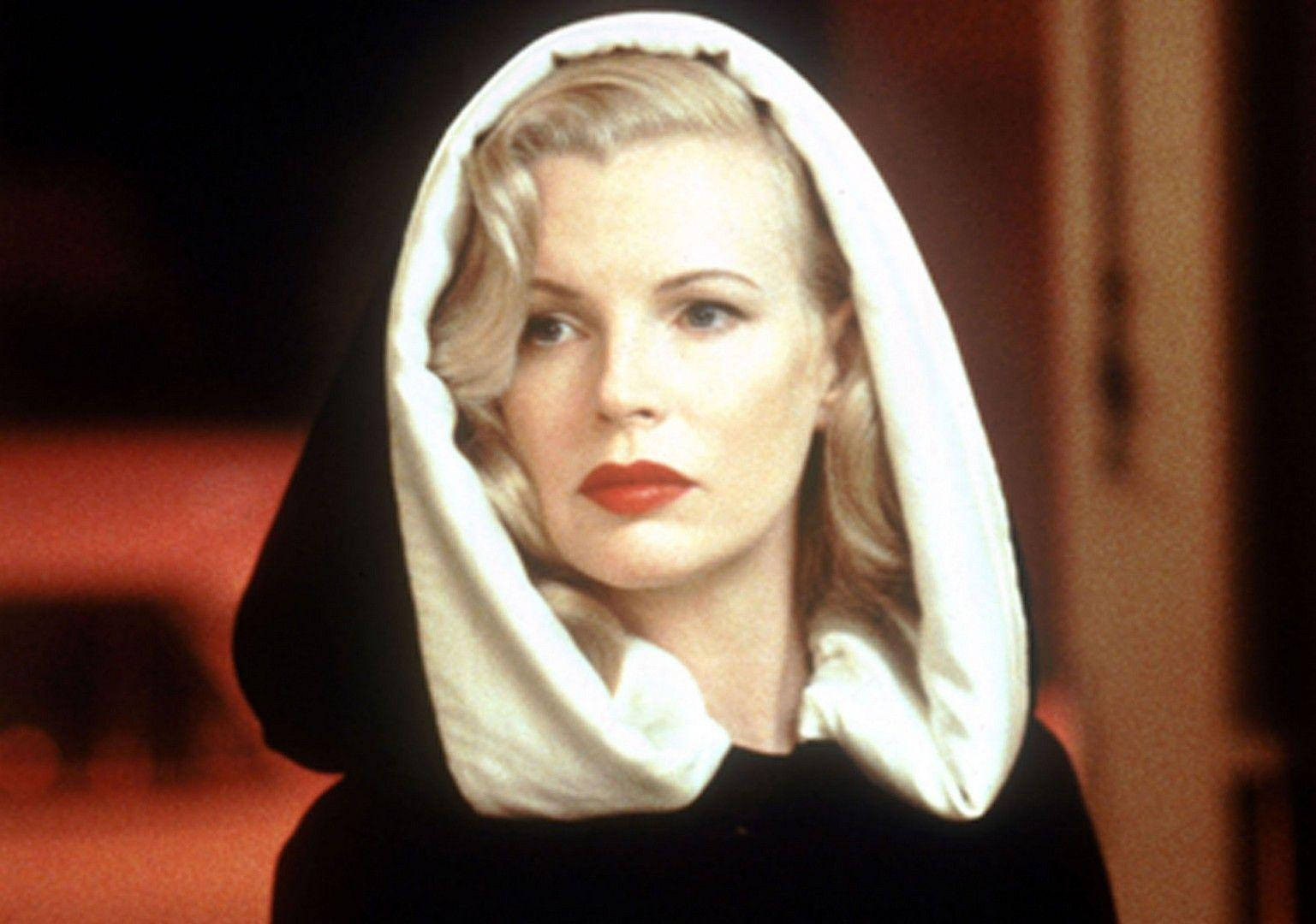 Kim Basinger In Character As Lynn Bracken