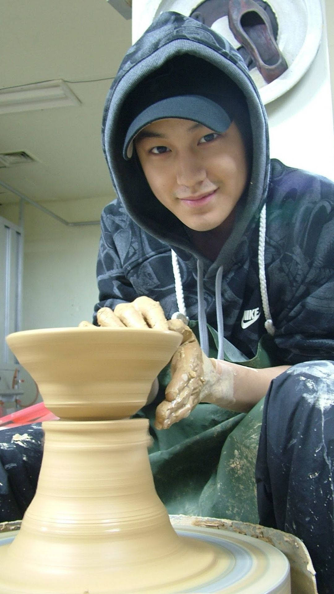 Kim Bum Pot Maker Background