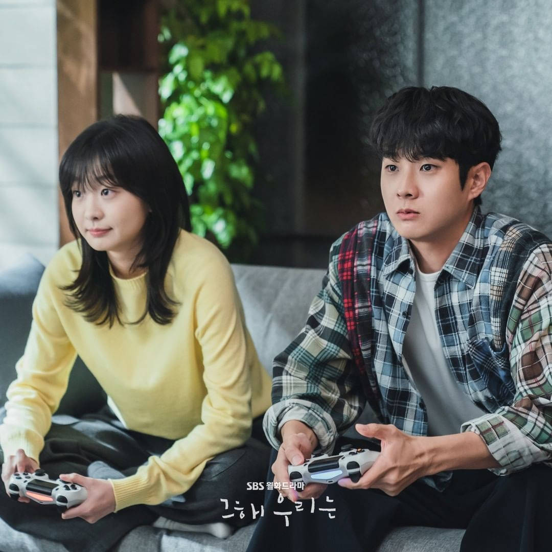 Kim Da-mi And Choi Woo Shik Playstation Background