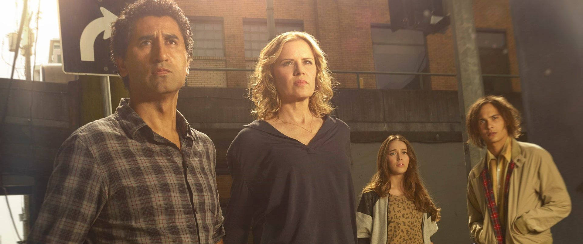 Kim Dickens And Cliff Curtis Fear The Walking Dead