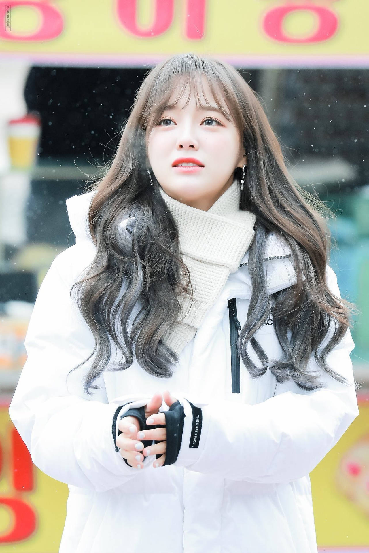 Kim Se Jeong In All White Background