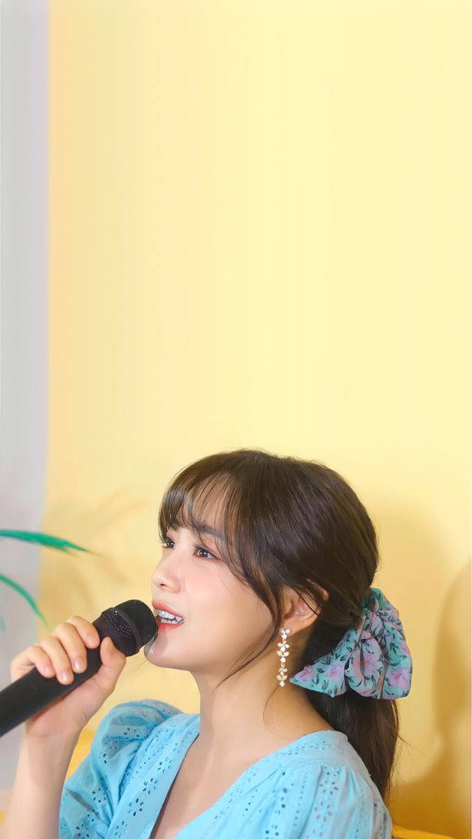 Kim Se Jeong Singing Background