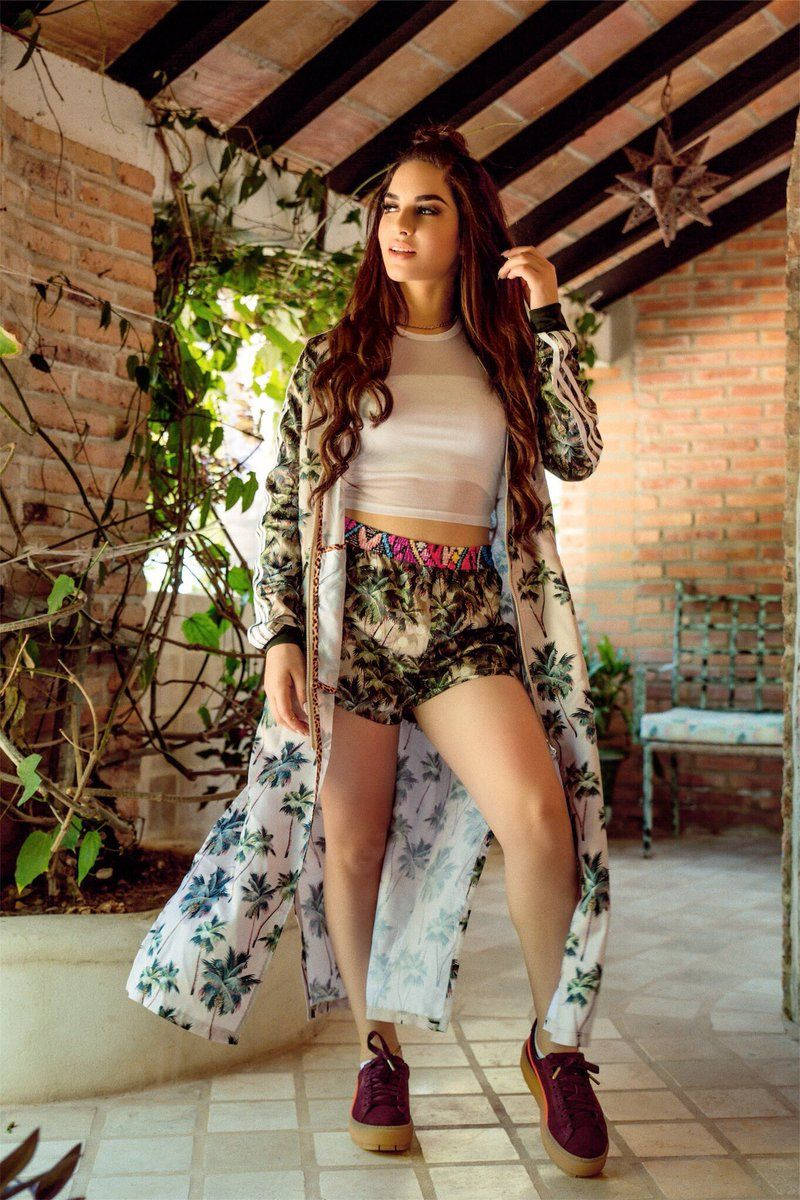 Kimberly Loaiza Boho Photoshoot Background