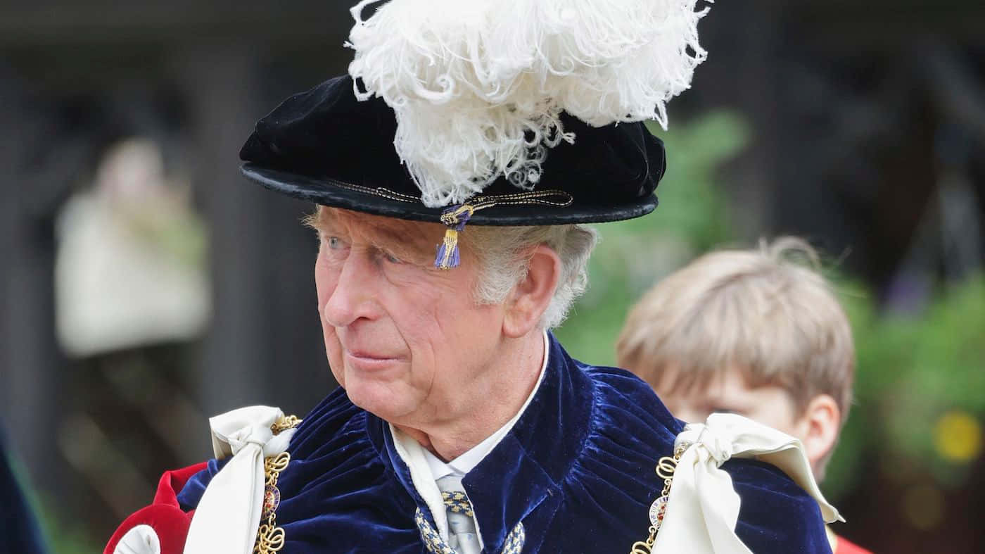 King Charles Iii In Order Dress Background
