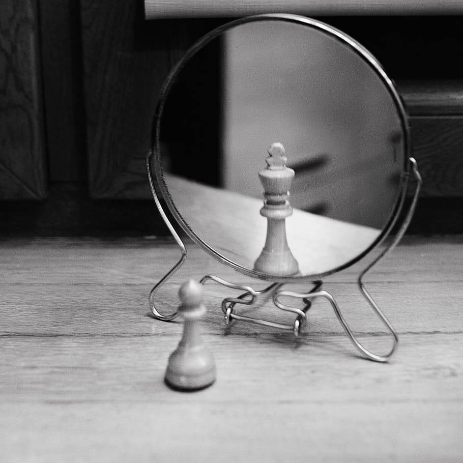 King Pawn Chess Mirror Reflection Background