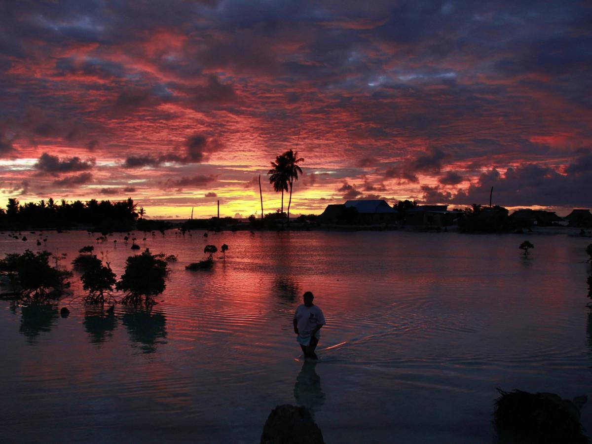 Kiribati Tangintebu Sunset Background