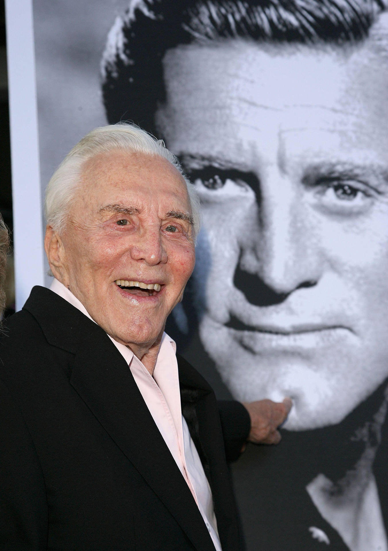 Kirk Douglas In 2006 Background