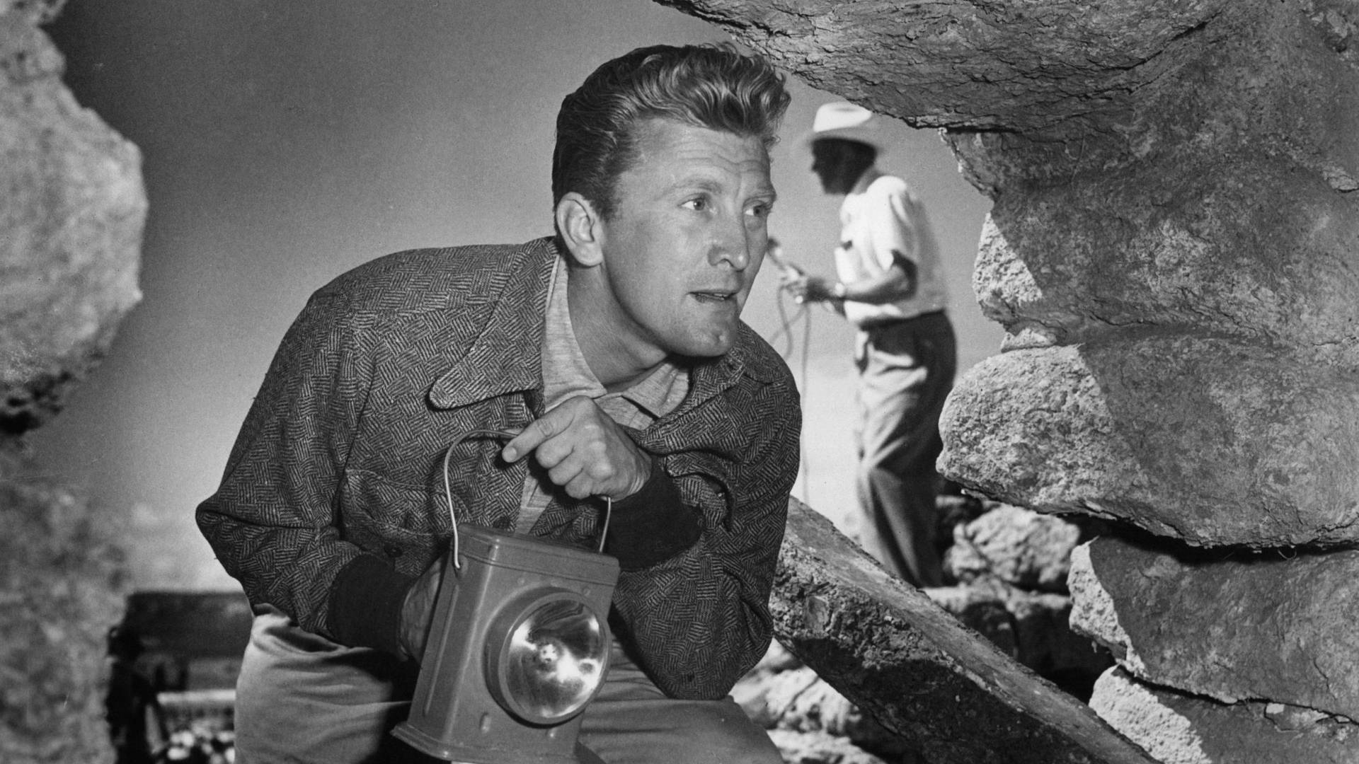 Kirk Douglas In Ace In The Hole