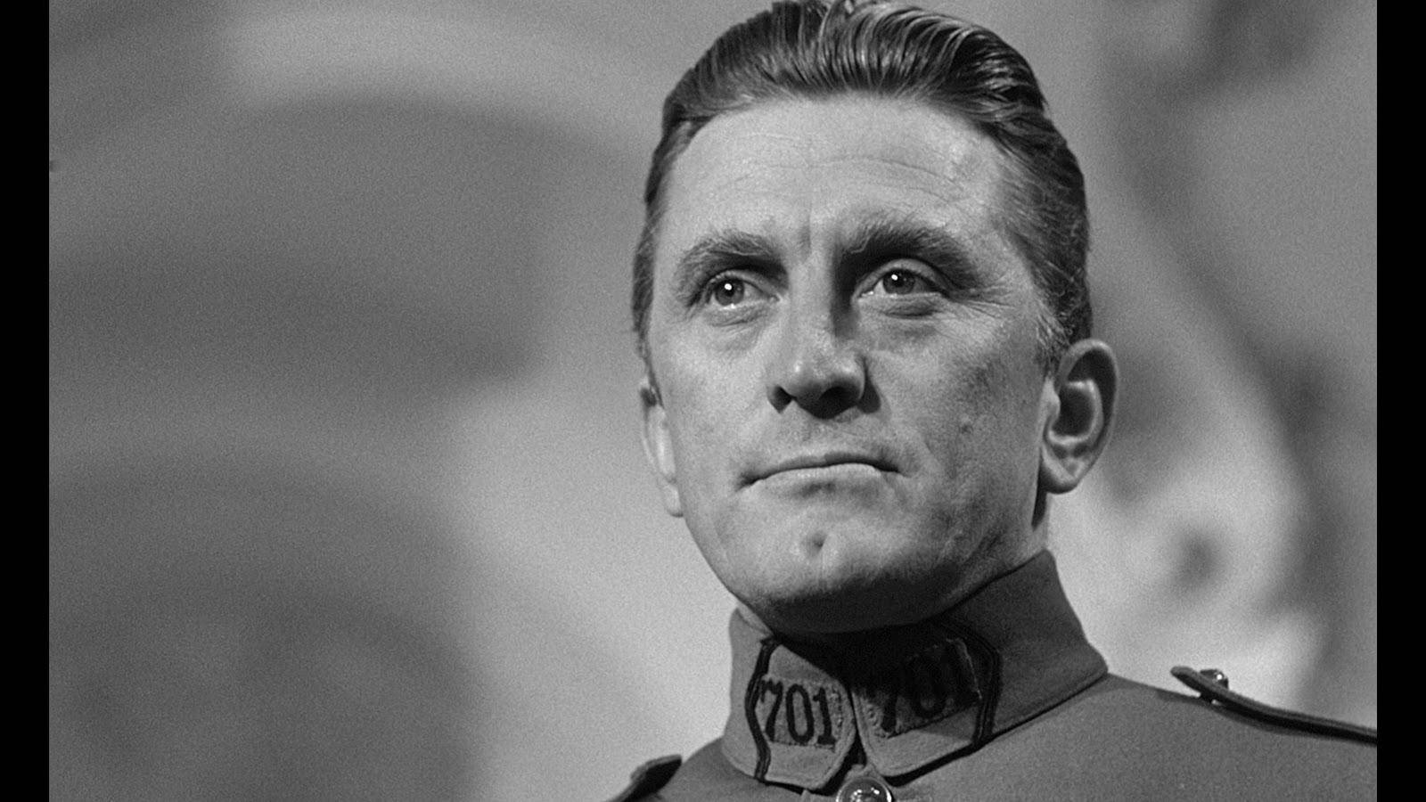 Kirk Douglas Playing Colonel Dax