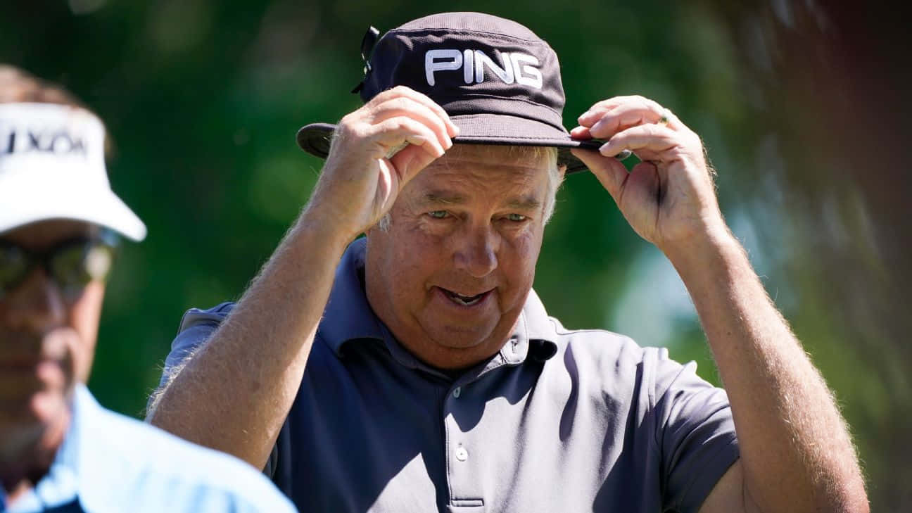 Kirk Triplett Holding The Hat