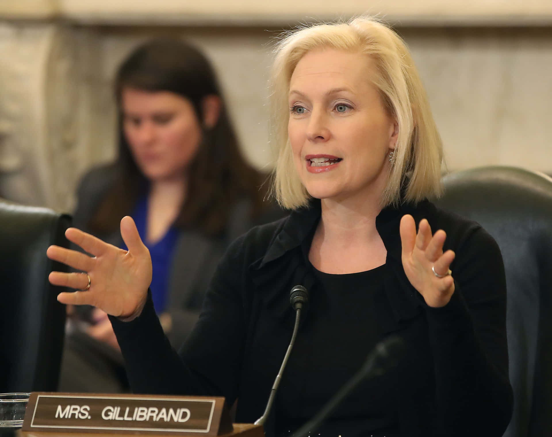 Kirsten Gillibrand's Compelling Gesture During A Speech Background