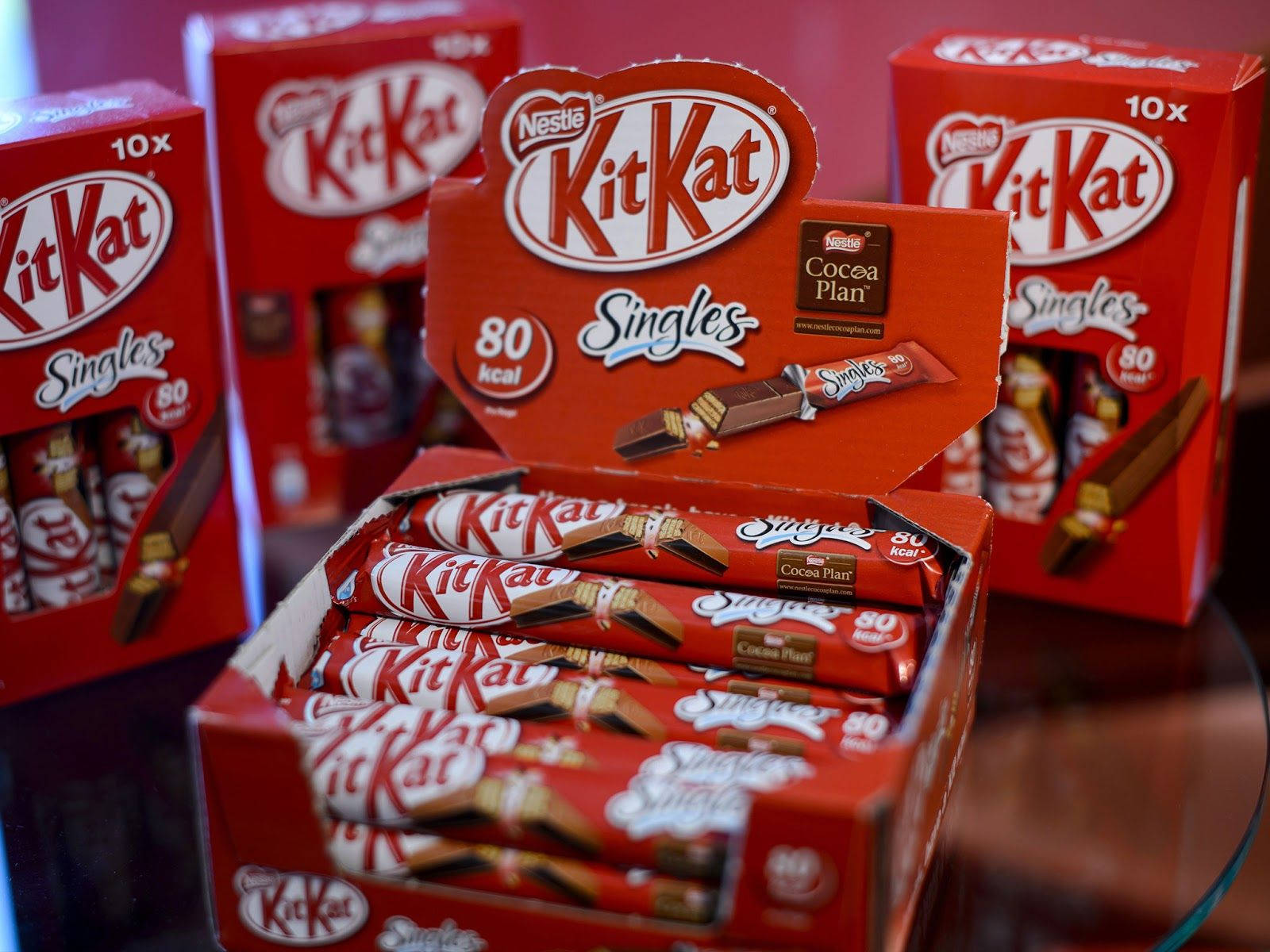 Kit Kat Singles Background