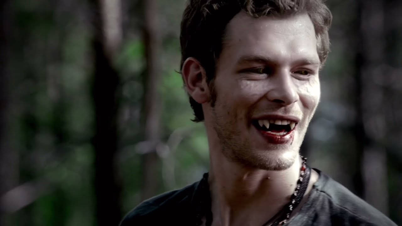 Klaus Mikaelson With Fangs Background