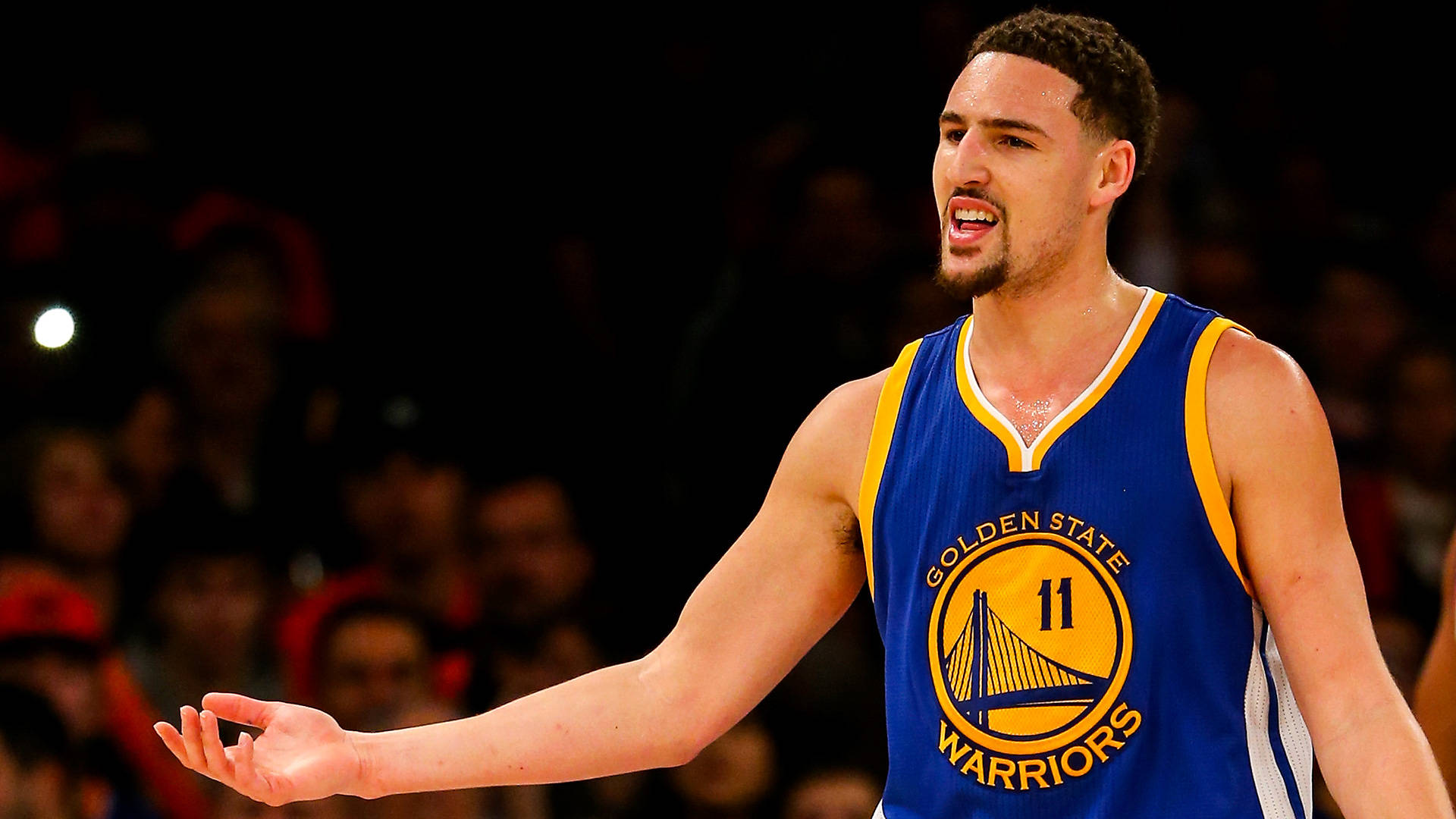 Klay Thompson Laid Arms Background