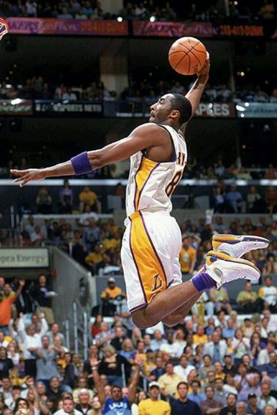 Kobe Bryant Slam Dunking Background