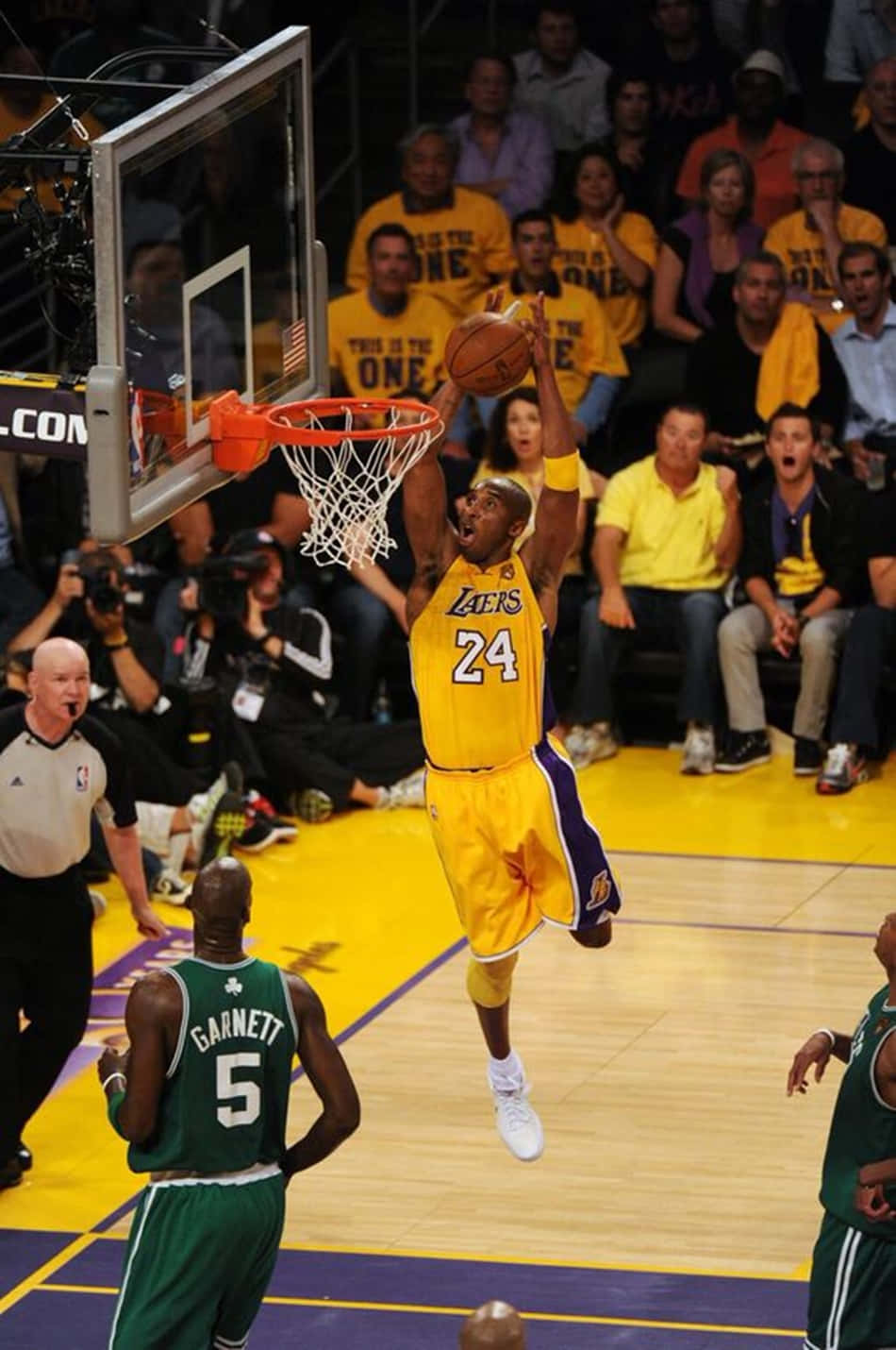 Kobe Dunking Referee Background