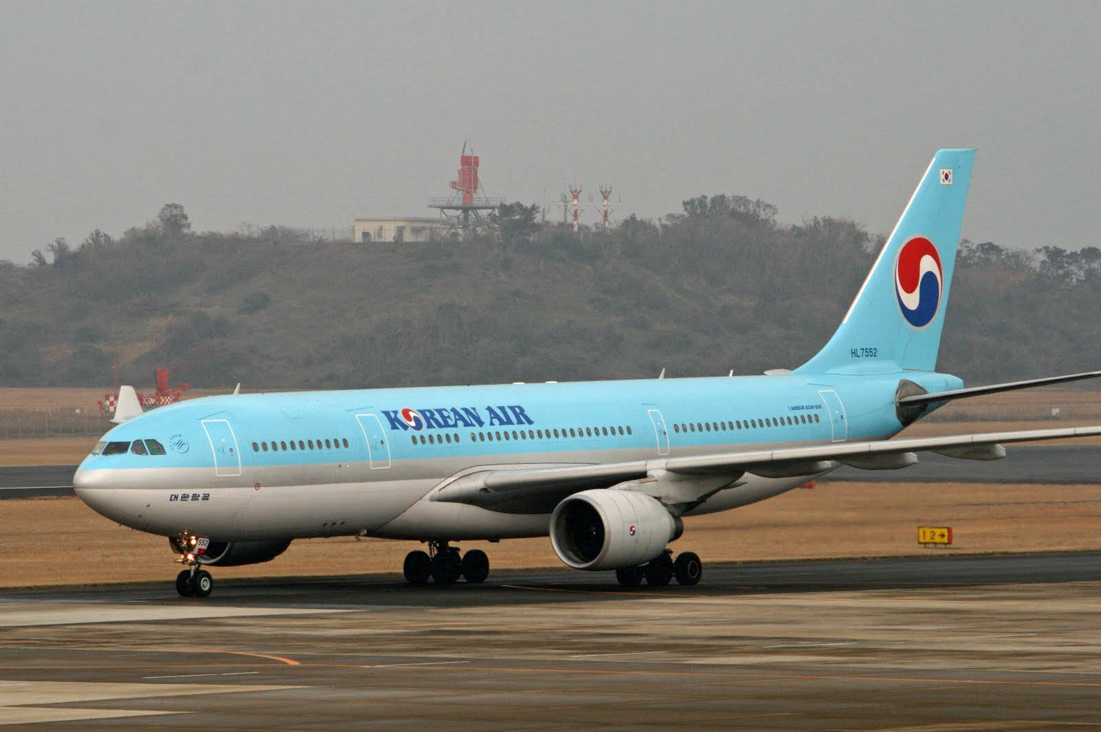 Korean Air Airbus A330-300 Background