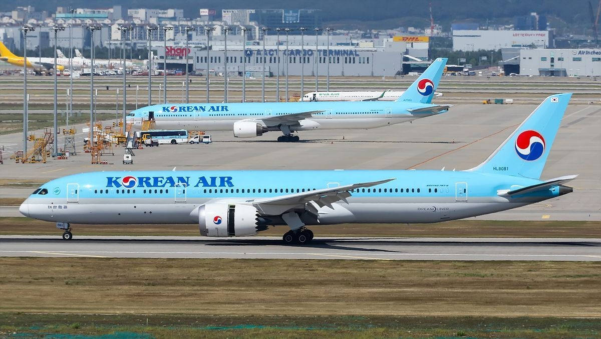 Korean Air Airplanes In Seoul Airport Background