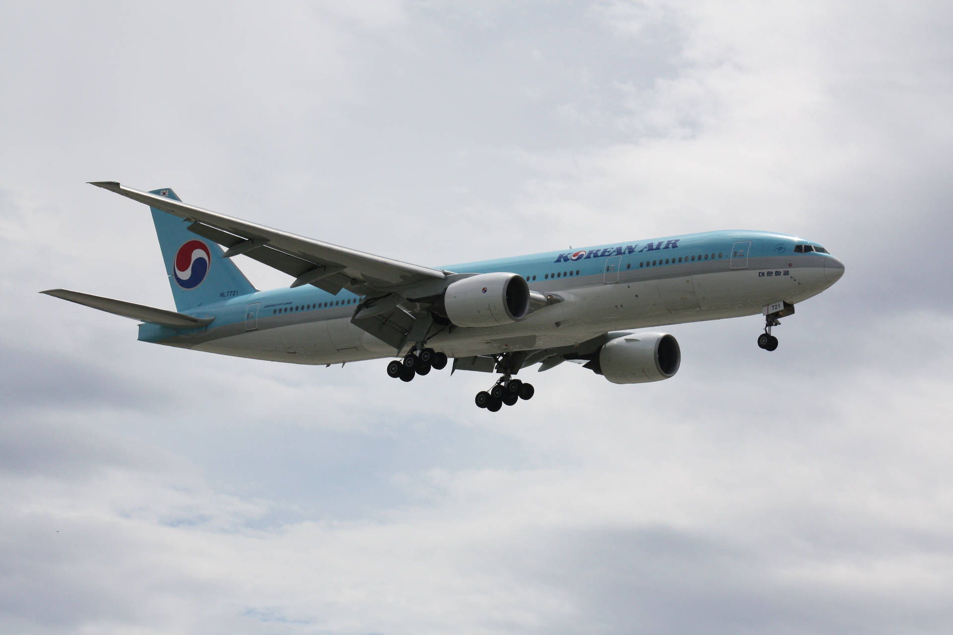 Korean Air Boeing 777-3b5 Background