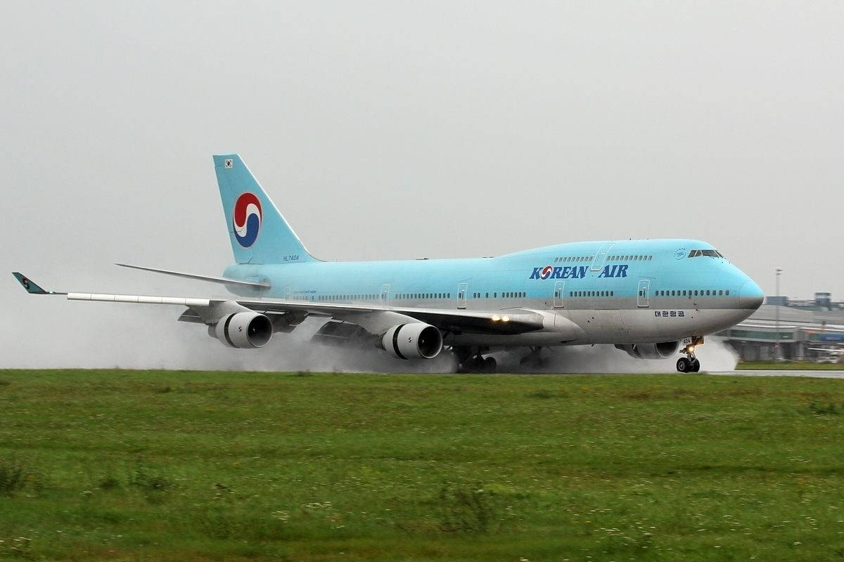 Korean Air Boeing B747-400 Background