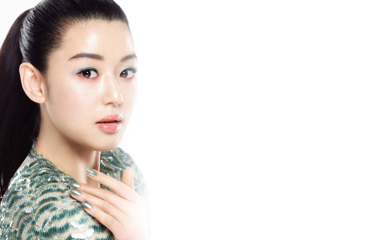 Korean Girl Actress Jun Ji Hyun Background