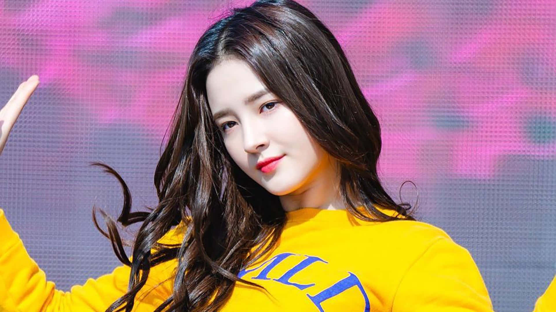 Kpop Starin Yellow Sweatshirt