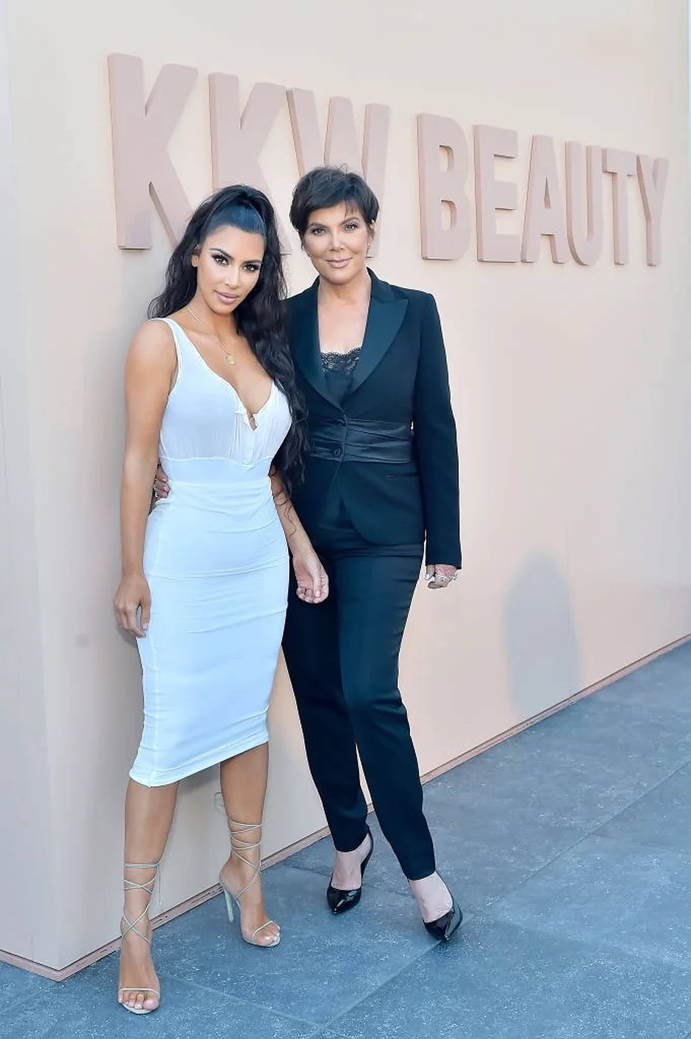 Kris Jenner Kkw Beauty Background