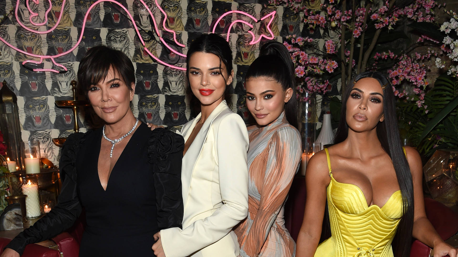 Kris Jenner With Three Daughters Background