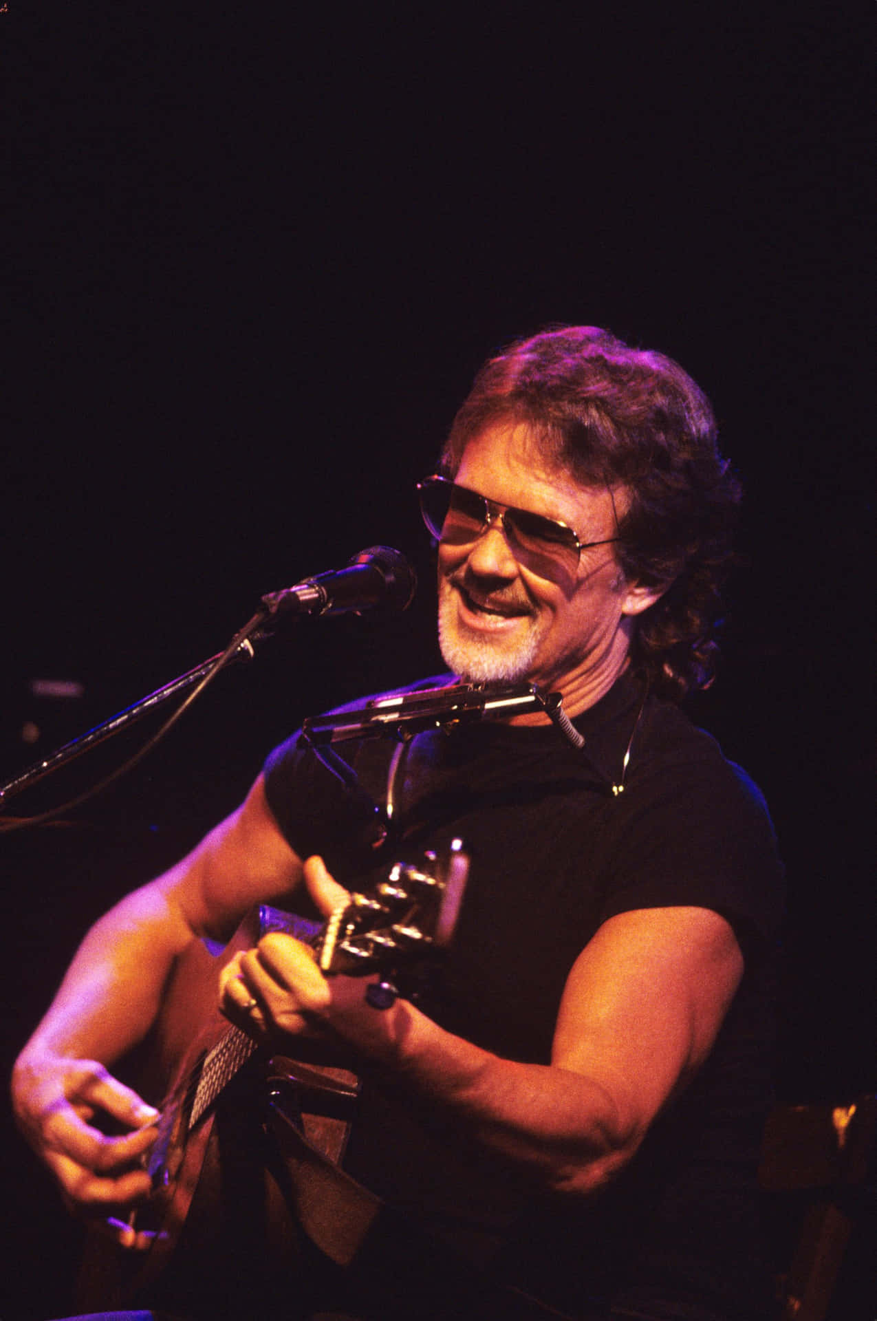 Kris Kristofferson Performing Live Background