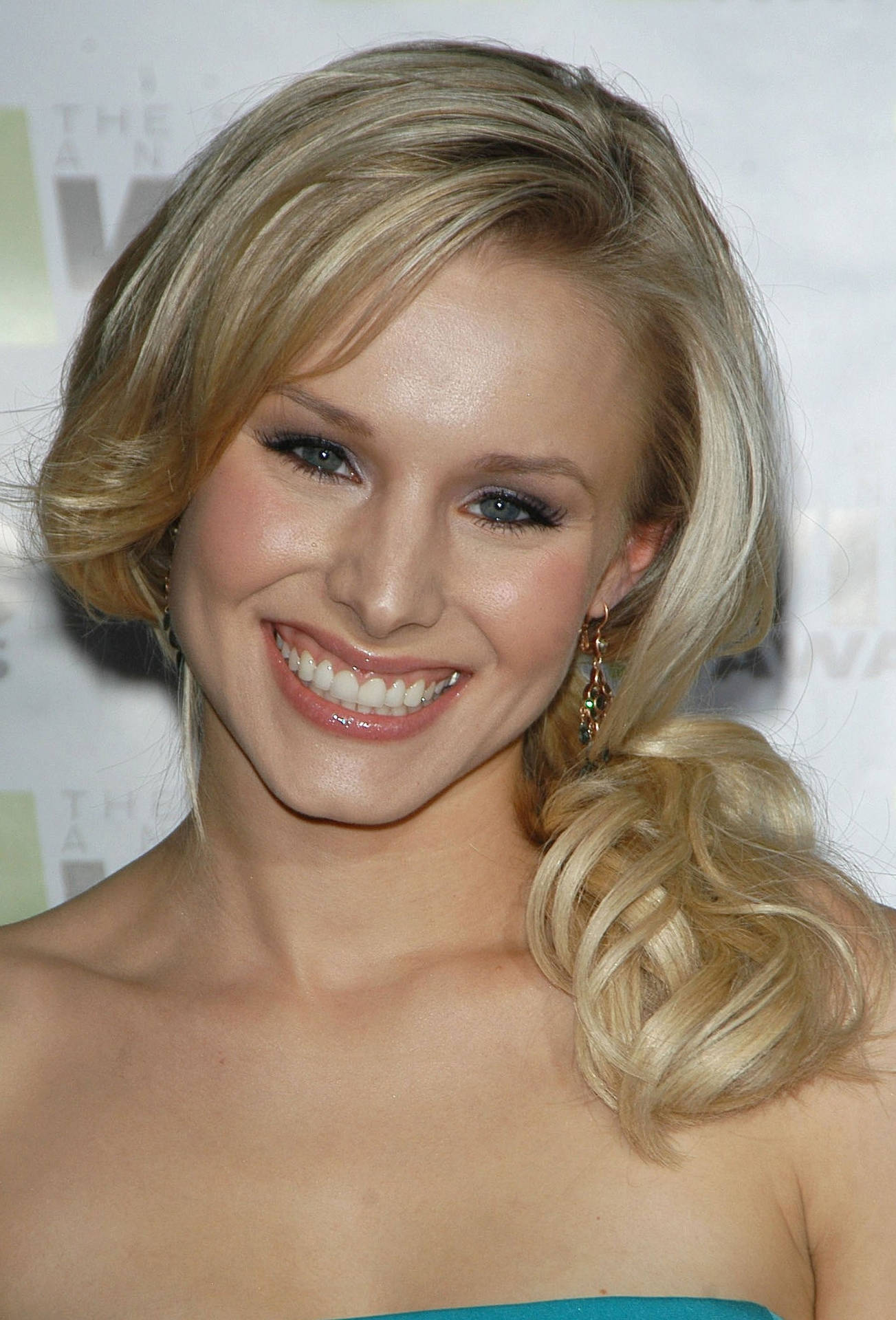 Kristen Bell Young Actress Awards Night Background