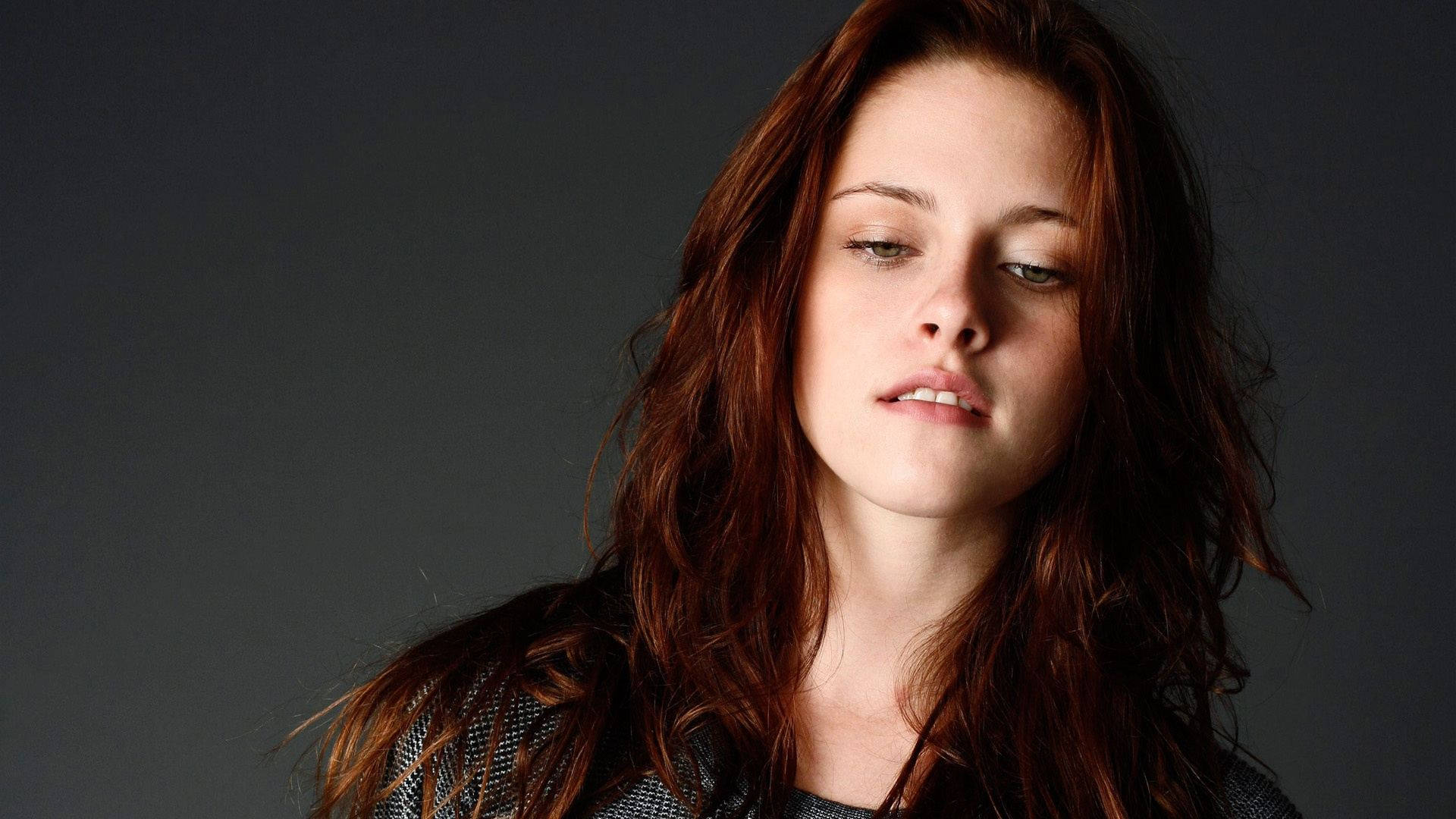 Kristen Stewart Close-up Hollywood Actress Hd Background