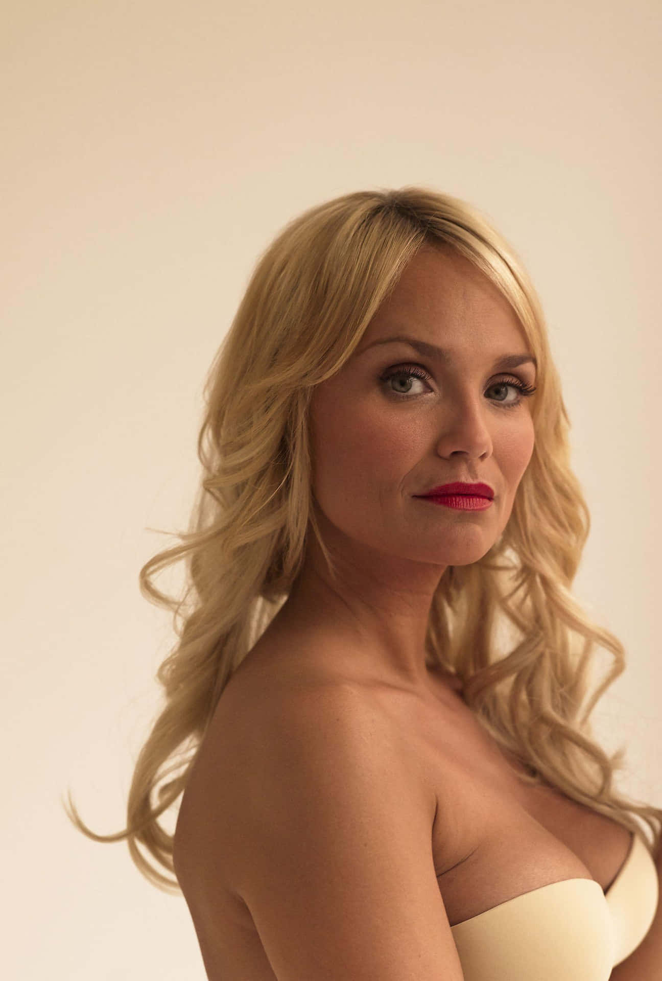 Kristin Chenoweth: Stunning In A High-quality Wallpaper Background